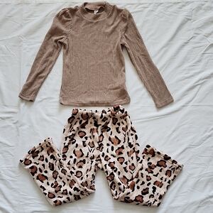 SHEIN Ribbed Beige and Leopard Print Set